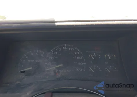 1998 Chevrolet C2500 Cheyenne z USA, uszkodzony, nr VIN 1GBGC24R9WZ165662